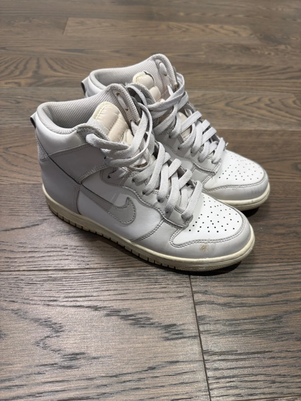 Nike High-Top Sneaker in White and Light Grey - Picture 3 of 13